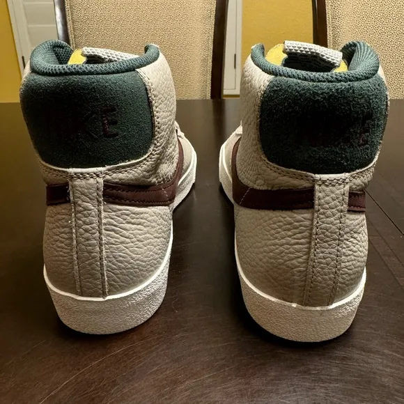 New Nike Blazer Mid 77 Green Cream Leather Sneaker Shoes Size US 9 M / 10.5 W