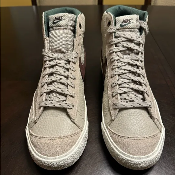 New Nike Blazer Mid 77 Green Cream Leather Sneaker Shoes Size US 9 M / 10.5 W