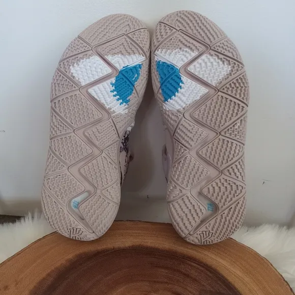 NEW NIKE KYBRID S2 FOSSIL/STONE SHOES SIZE 7.5
