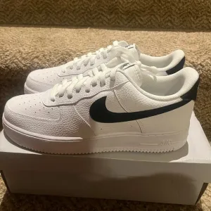 NEW Nike Men’s Air Force 1-White &amp; Black-Size 12