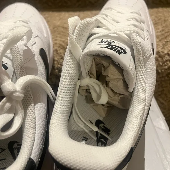 NEW Nike Men’s Air Force 1-White &amp; Black-Size 12