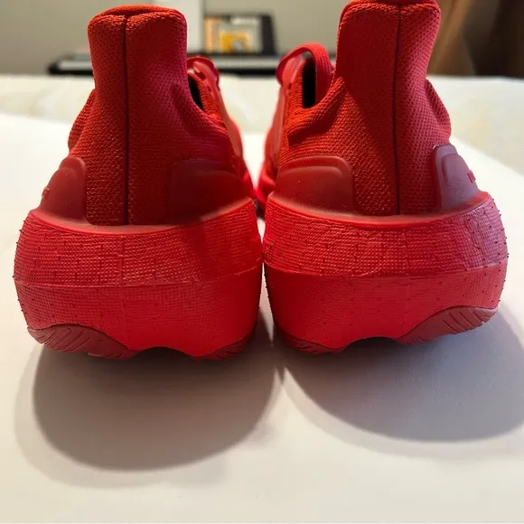 NEW Unisex Adidas  RED Ultraboost Light Shoes m8 w9