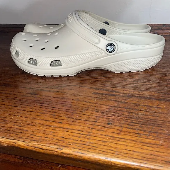 New With Tags Crocs “Bone” Classic Clog Shoes *make offers*