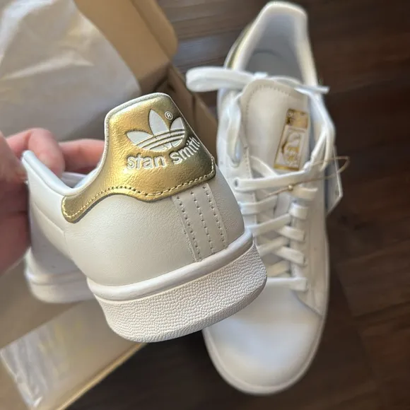 New Women’s Adidas Original Stan Smith Cloud White/Gold NIB. Price is firm