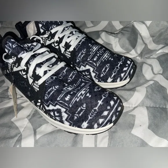 New womens Ariat size 9 Black and White Patterned Sneakers
