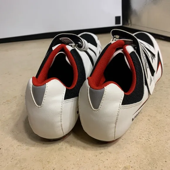 New women’s cycling or spinning shoes 🚵‍♀️