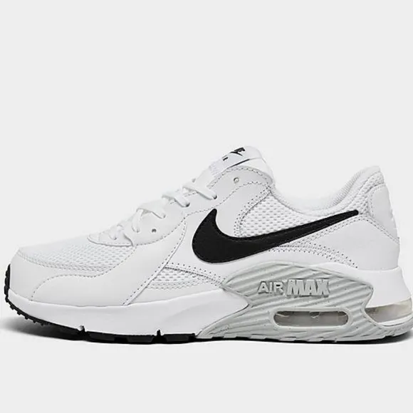 NEW. Women’s Nike Air Max Excee White Sneakers Size 10
