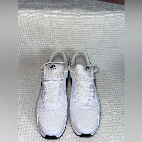 NEW. Women’s Nike Air Max Excee White Sneakers Size 10