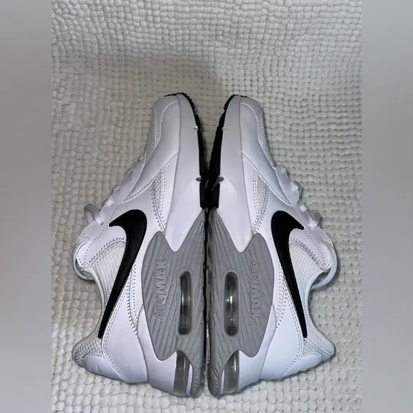 NEW. Women’s Nike Air Max Excee White Sneakers Size 10
