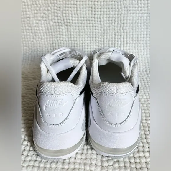 NEW. Women’s Nike Air Max Excee White Sneakers Size 10