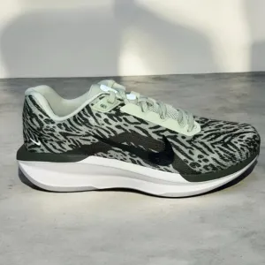 NEW Women’s Nike Air Winflo 11 PRM (8.5)