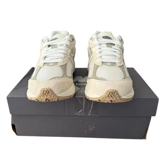 New Balance Classics 2002R Festival Sneakers Shoes Women’s Size 6 Men Size 4.5