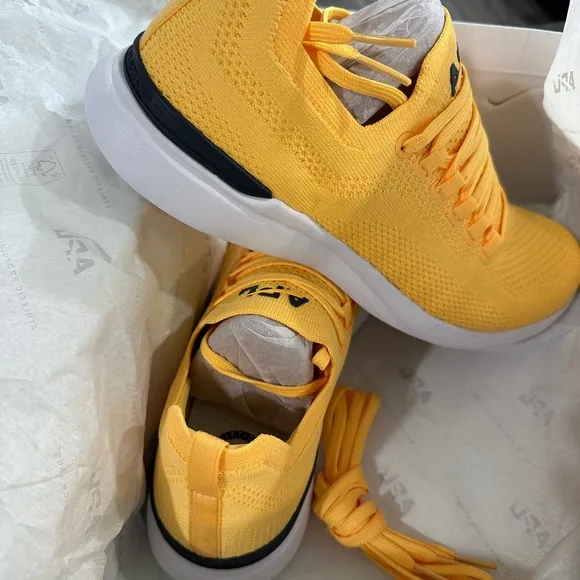 NIB APL TechLoom Breeze Marigold/Midnight/White Unisex- Men’s 8 women’s 9.5