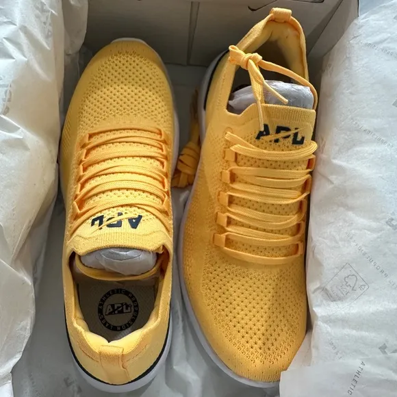NIB APL TechLoom Breeze Marigold/Midnight/White Unisex- Men’s 8 women’s 9.5