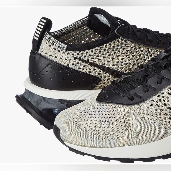 NIB Nike Air Max Flyknit Racer Women’s Shoes 7.5 Sesame/Black-OceanCube