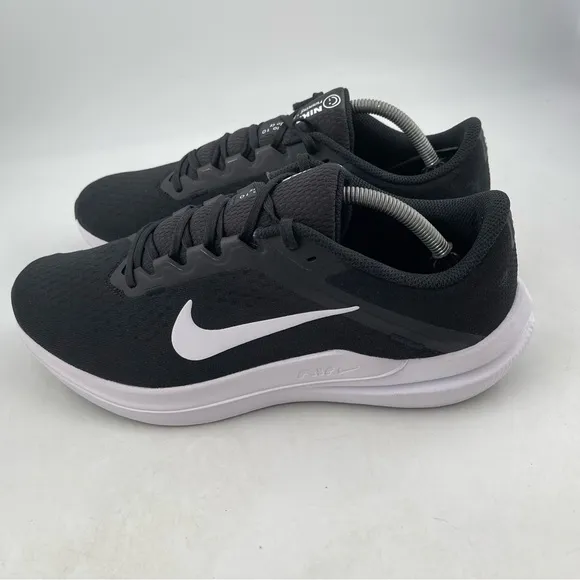 NIB! 👞 Nike Air Winflo 10 Black White LaceUp Low Top Running Shoes - M/10.5-W/12