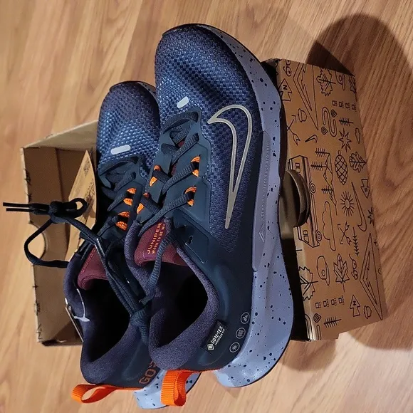 NIB Nike Women's Juniper Trail 2 GTX V2 Running Shoes Size 6