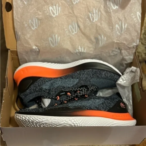 NIB UNDER ARMOUR CURRY FLOW GO GLOW UNISEX SHOES SNEAKERS MENS 11 WOMENS 12.5