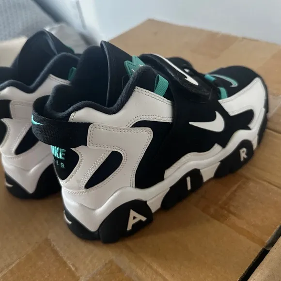 Nike Air Barrage Mid AT7847-001 shoes - Aqua