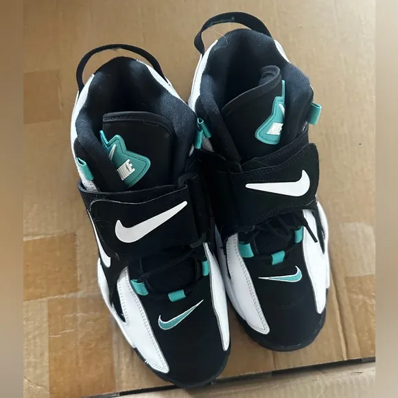 Nike Air Barrage Mid AT7847-001 shoes - Aqua