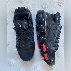 Nike Air DVSM Vapormax Shoes Black AT8179-001 Men’s Size 7 Women’s Size 8.5