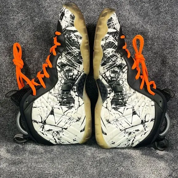 Nike Air Foamposite One Shattered Backboard Black White 6Y / women’s 7.5