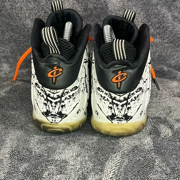 Nike Air Foamposite One Shattered Backboard Black White 6Y / women’s 7.5
