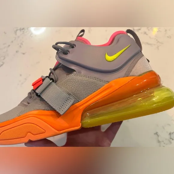 Nike Air Forcé 270 Men’s SZ.13 Sherbert Gray/Orange Shoes AH6772-007 New