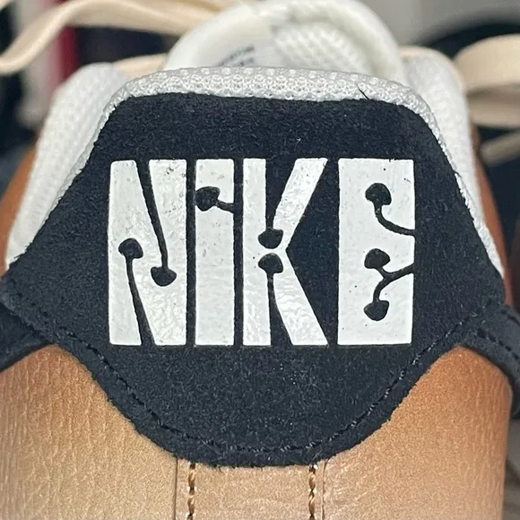 Nike Air Force 1 '07 Low Shoes Sneakers Womens 5 Ale Brown Black DO6682-200 EUC