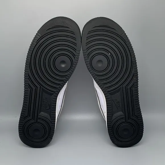 Nike Air Force 1 ‘07 White Black Shoes Men’s Sz 10.5