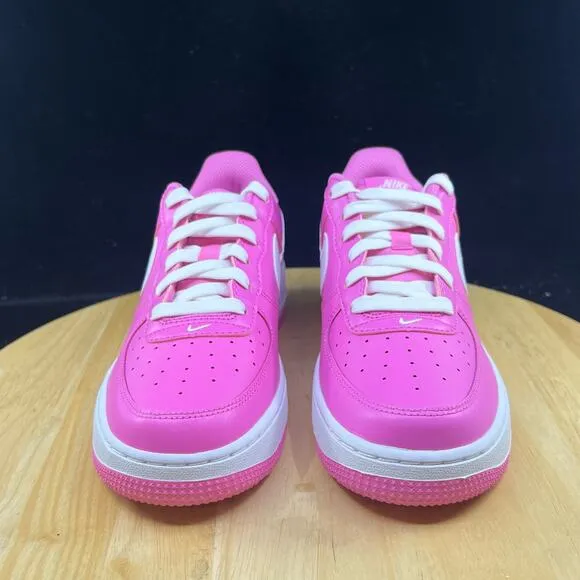 NIKE AIR FORCE 1 PLAYFUL PINK WHITE FV5948-600-SIZE 6Y/ 7.5 Women’s Barbie