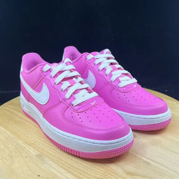 NIKE AIR FORCE 1 PLAYFUL PINK WHITE FV5948-600-SIZE 6Y/ 7.5 Women’s Barbie