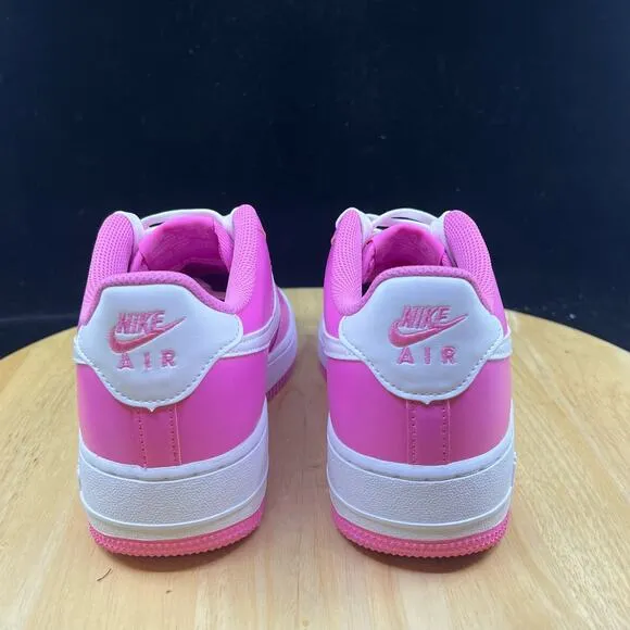 NIKE AIR FORCE 1 PLAYFUL PINK WHITE FV5948-600-SIZE 6Y/ 7.5 Women’s Barbie