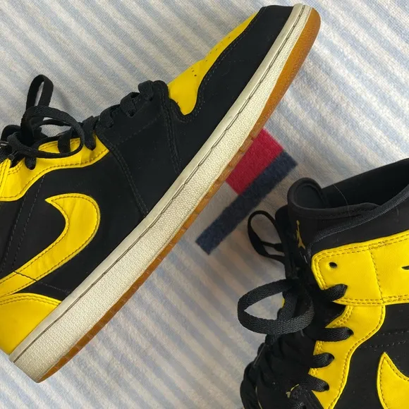 Nike Air Jordan 1 Mid New Love basketball style sneaker shoes 2017