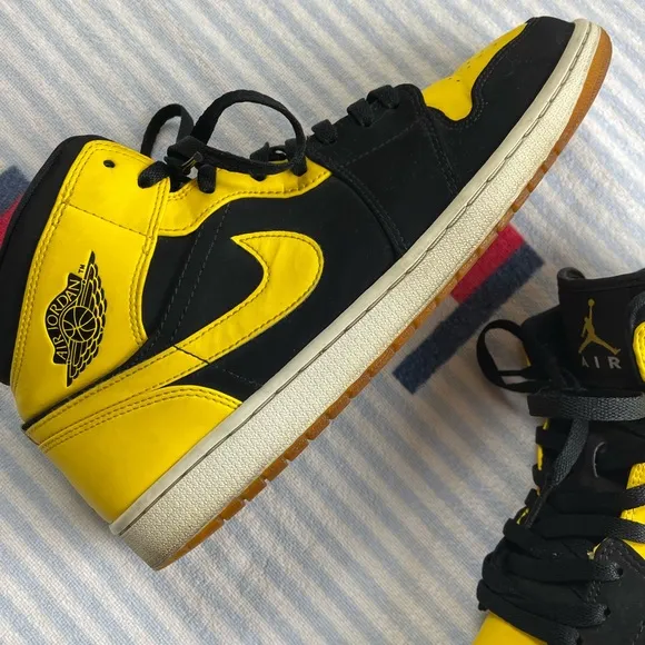 Nike Air Jordan 1 Mid New Love basketball style sneaker shoes 2017