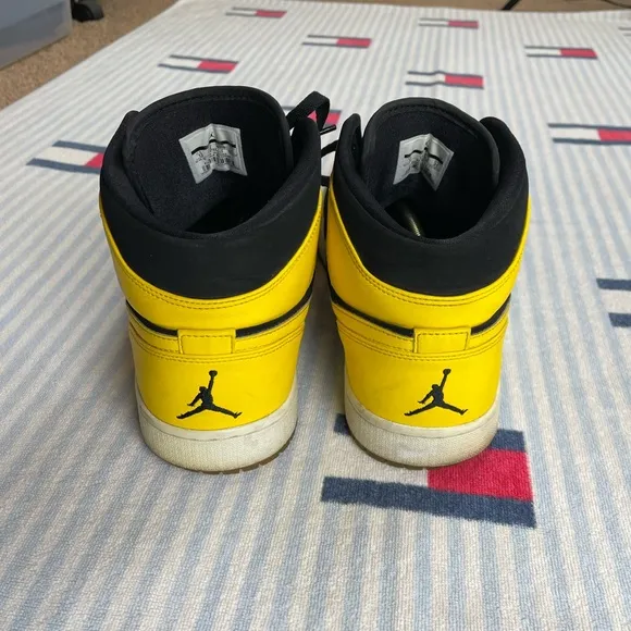 Nike Air Jordan 1 Mid New Love basketball style sneaker shoes 2017