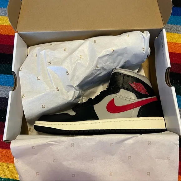 Nike Air Jordan 1 Mid Shoes Black / College Grey / Mid Red women’s 9 NIB NWT