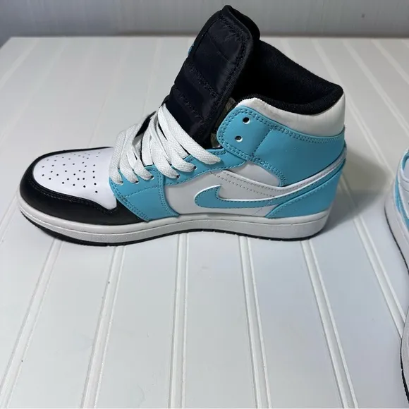 Nike Air Jordan 1 mid tropical twist shoes women’s 7