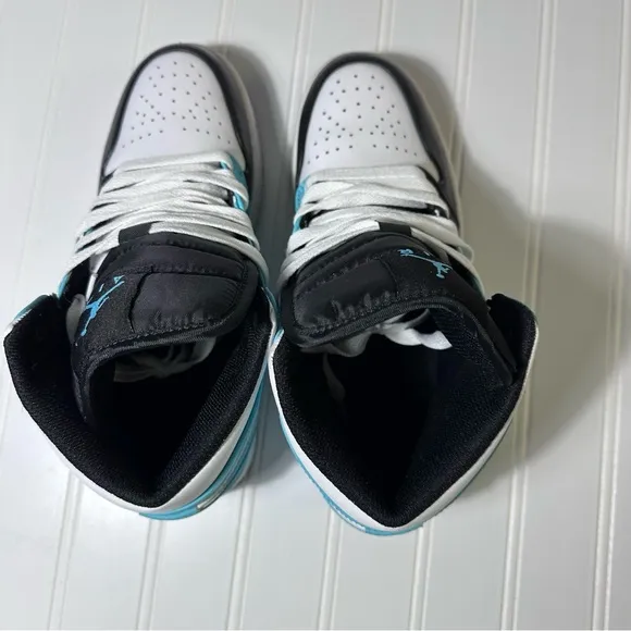 Nike Air Jordan 1 mid tropical twist shoes women’s 7
