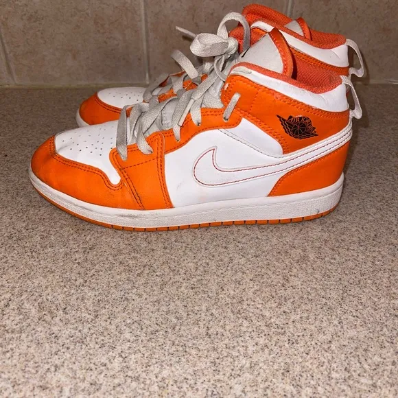Nike Air Jordan 1 Mids : Kids Size 2.5 Youth : GUC