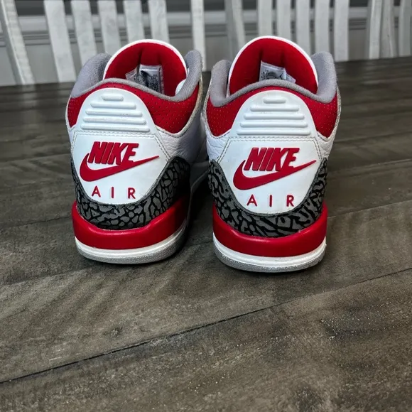 Nike Air Jordan 3 Fire red Sneakers Sz 8
