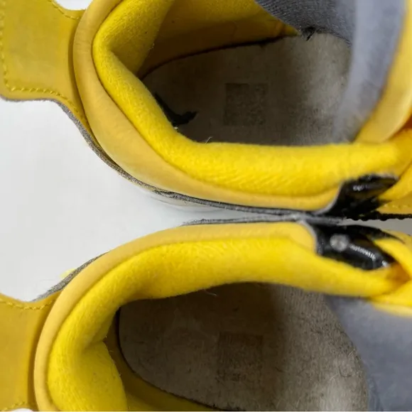 👞Nike Air Jordan 4 IV Retro Lightening 2021 Yellow Sneaker - 3Y Kids | 5.5 Women