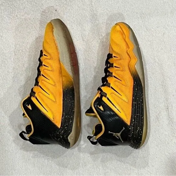 Nike Air Jordan CP3.IX Yellow Dragon 2015, 7Y (Woman 8.5)