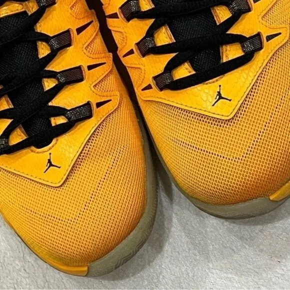 Nike Air Jordan CP3.IX Yellow Dragon 2015, 7Y (Woman 8.5)