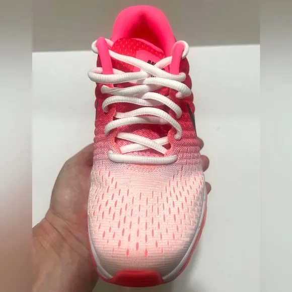 Nike Air Max 2017 Women’s SZ.6 “ Hot Punch” Athletic Running Shoes  New