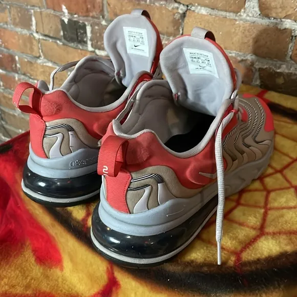 NIKE AIR MAX 270-men’s vibrant red/gray ‘REACT’ laced athletic running shoes
