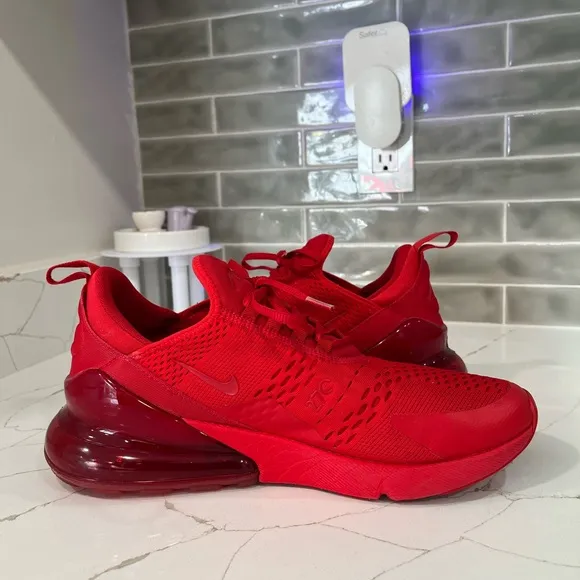 Nike Air Max 270 Running Shoes. Men’s Size 10.5 Color Red.