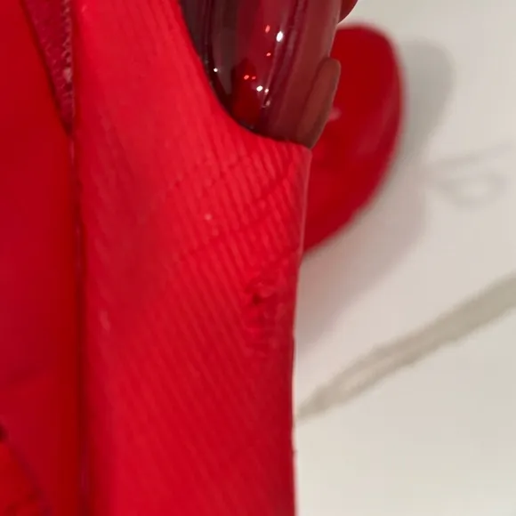 Nike Air Max 270 Running Shoes. Men’s Size 10.5 Color Red.