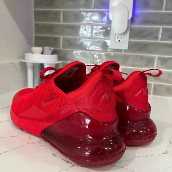 Nike Air Max 270 Running Shoes. Men’s Size 10.5 Color Red.