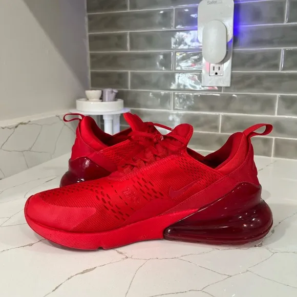 Nike Air Max 270 Running Shoes. Men’s Size 10.5 Color Red.